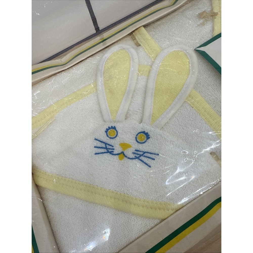 Vintage Infants Gift Set Hooded Blanket & Wash Cloth Made USA New In Box BUNNY *